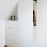Small Closet Design In Asymmetric Shape